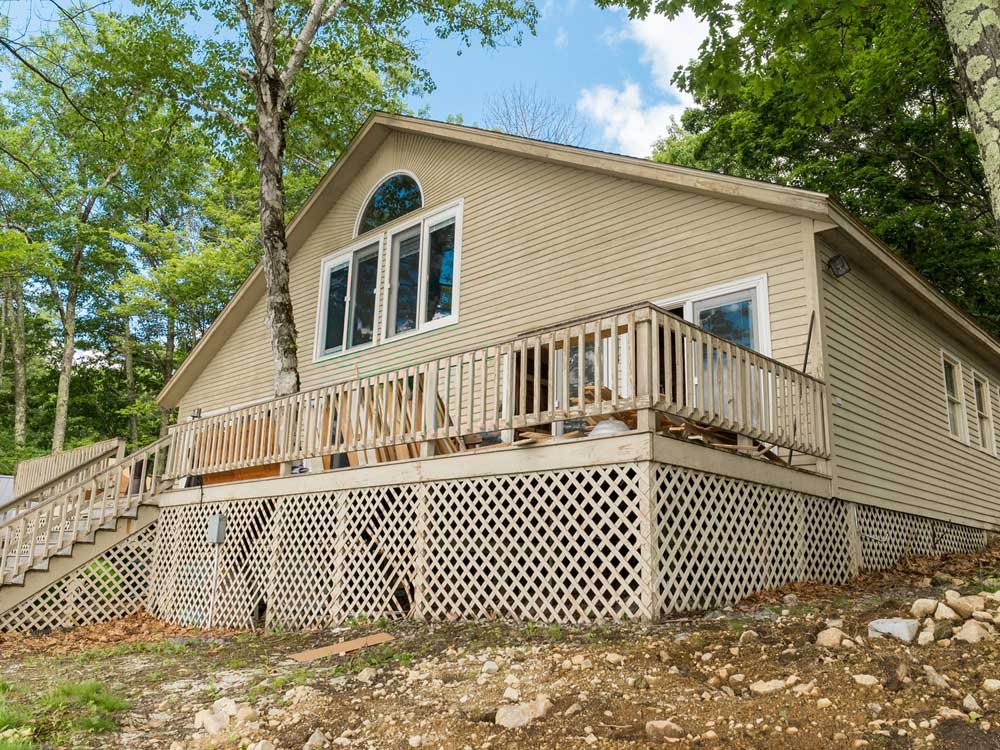 Casa em Rattlesnake Island antes da reforma, Alton NH